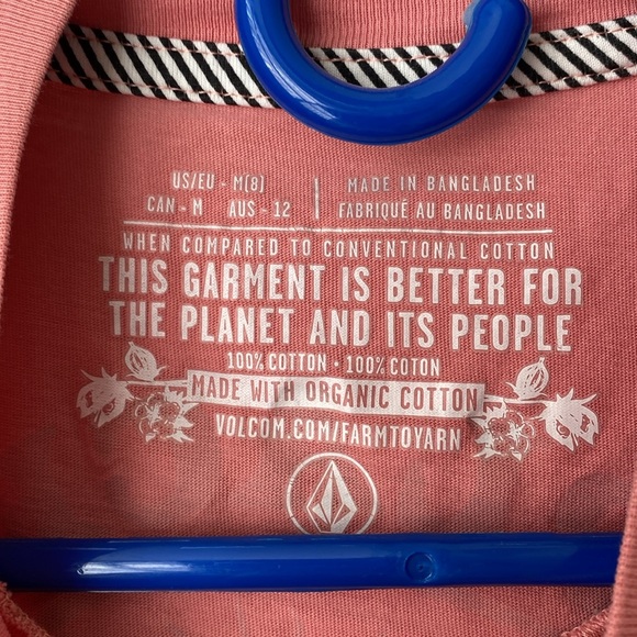 Volcom graphic tee. - Picture 2 of 5